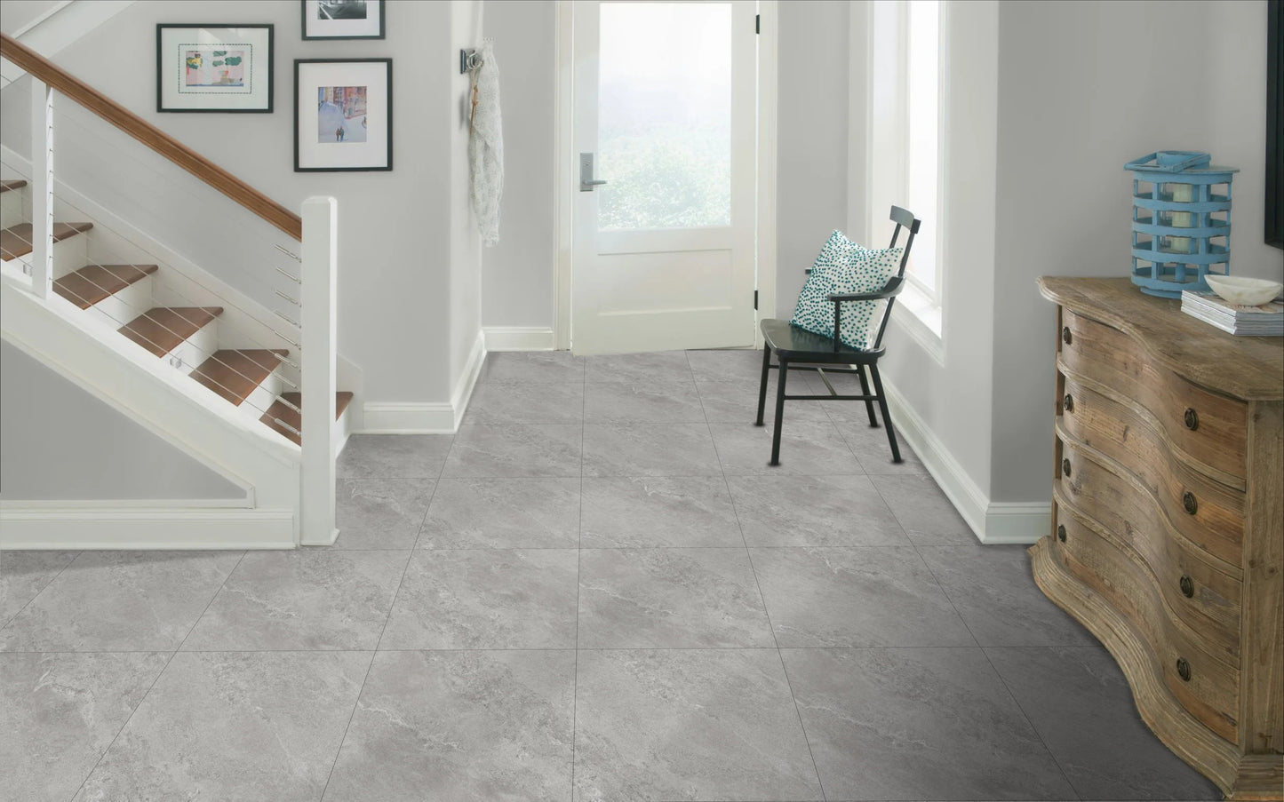 Pilkos matinės akmens masės plytelės su raštais, PEI 4, R9 neslidžios.