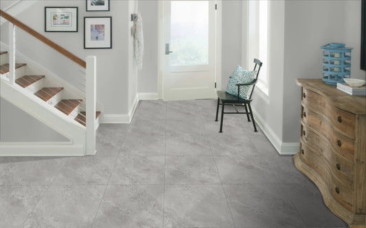 Pilkos matinės akmens masės plytelės su raštais, PEI 4, R9 neslidžios.