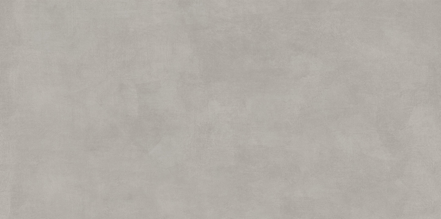 Matinės akmens masės plytelės su R9 slidumo klase, skirtos vidaus ir lauko grindims.